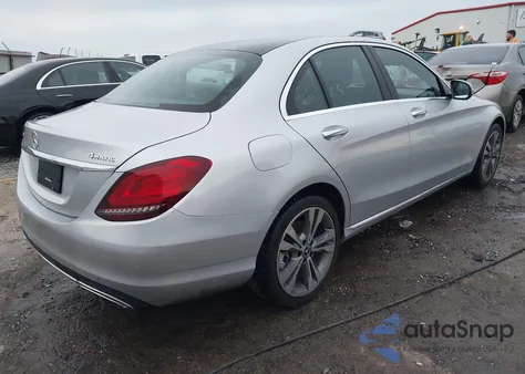 2019 Mercedes-Benz C 300 4Matic z USA, uszkodzony, nr VIN 55SWF8EB4KU305943